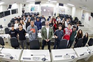 Câmara recebe alunos da escola Edson Rontani no projeto Conheça o Legislativo