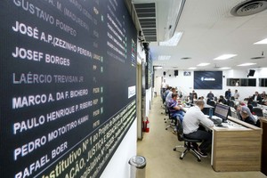 Câmara aprova, em primeira discussão, projeto que regra doação de alimentos