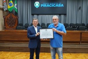 Vereador presta homenagem aos 29 anos da Associação Varzeana de Futebol
