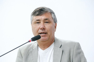 Vereador solicita limpeza em sistema de lazer no bairro Castelinho