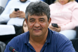 Câmara ilumina prédios em azul por conscientização da Síndrome de Angelman