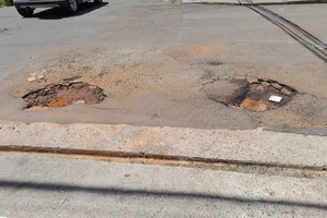 Vereador protocola indicação para tapa-buracos no bairro Paulista