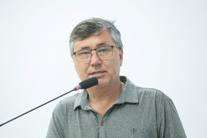 Vereador questiona Prefeitura sobre execução de serviços de corte de mato