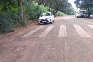 Limpeza de rua em proximidade de unidade escolar reforça segurança no Castelinho