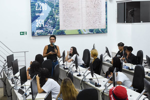 Câmara recebe alunos da EE Mello Cotrim no projeto Conheça o Legislativo
