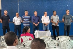 Vereadores prestigiam anúncio de recursos para a reforma de centros comunitários