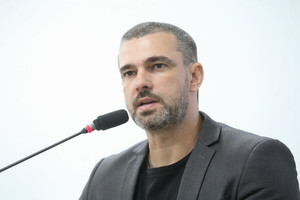 Vereador requer informações sobre descarte de madeira