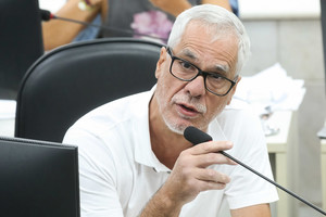 Vereador solicita instalação de semáforo em cruzamento e remoção de rotatória