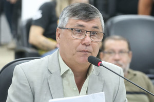 Câmara aprova moção à cantora por vitória em concurso estadual