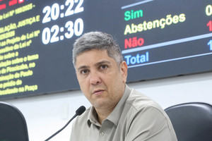 Requerimento pede informações sobre transporte gratuito para alunos bolsistas