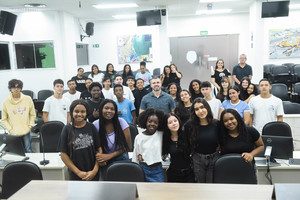 Câmara recebe alunos da E.E. Edson Rontani no projeto Conheça o Legislativo