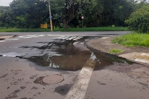Vereador solicita melhorias na drenagem e pavimentação de rua na Vila Monteiro