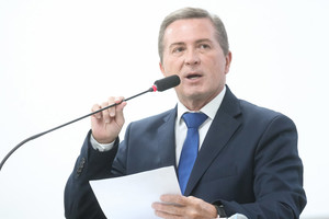 Vereador questiona aceitação de receita médica digital em farmácias municipais