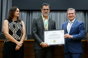 Atuação de empresário no bairro São Dimas é homenageada com Medalha de Mérito