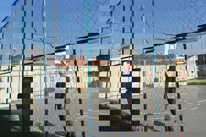 Moradores pedem melhorias em quadra poliesportiva e mais segurança no Jd. Elite