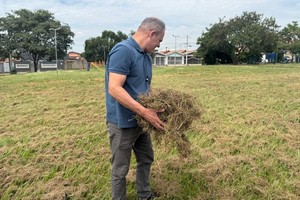 Vereador aponta falhas em serviço de manutenção em área de lazer no bairro IAA