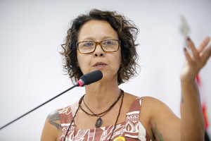 Vereadora utiliza a tribuna para desmentir "fake news"