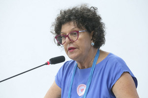 Vereadora ressalta projeto de políticas de cuidado e critica jornada 6x1