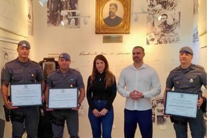 Policiais militares recebem Votos por atuação em resgate de animais