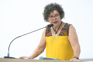 Vereadora questiona Prefeitura sobre torre de telefonia em PSF 