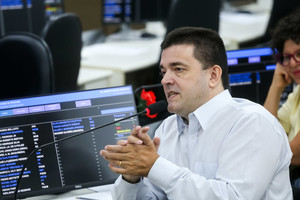 Câmara aprova antecipação de solenidade do Dia do Corretor