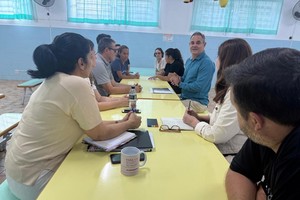 Reunião na escola Ada Dedini Ometto discute reforma e construção de nova unidade