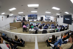 Requerimentos aprovados questionam governo sobre zeladoria e limpeza em escolas