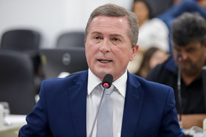 Legislativo aprova moção em homenagem a deputado federal