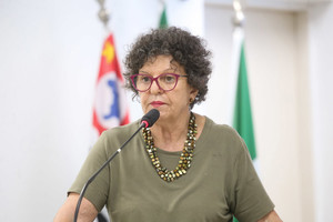 Vereadora questiona respostas sobre possível terceirização de laboratório