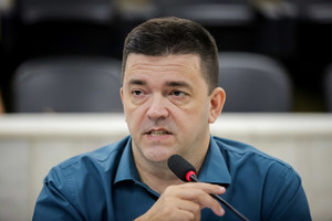 Vereador cobra informações sobre convocação de professores concursados