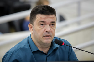 Vereador vê divergências em tratamentos a solicitações de reparos em calçadas