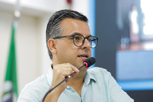 Vereador destaca doação de caminhão da Receita Federal para clínica móvel