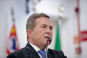 Vereador reafirma direitos do legislador e cobra exoneração de chefe de gabinete
