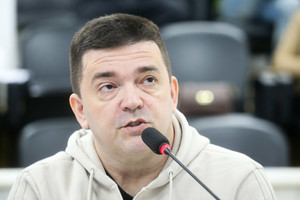 Vereador protocola requerimento sobre torre de telefonia em área residencial