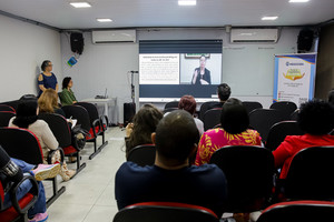 Escola do Legislativo discute educação bilíngue para surdos em Piracicaba