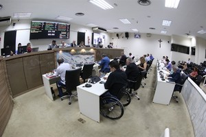 Câmara delibera sobre criação e extinção de cargos da Prefeitura