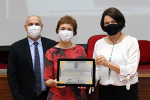 Promotora aposentada recebe Título de Cidadã Piracicabana