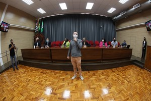 Seminário aborda necessidade de fluência em libras 