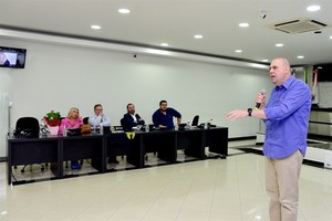 Vereador ministra palestra sobre tráfico humano e pedofilia em Tatuí 