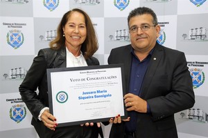Bailarina Jussara Sansigolo recebe Voto de Congratulações da Câmara
