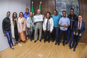 Banda Opus recebe congratulações por 48 anos de existência