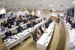 Câmara aprova projeto que recompõe salário do funcionalismo municipal