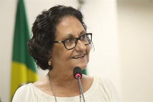 Vereadora agradece colegas e servidores pela colaboração com mandato