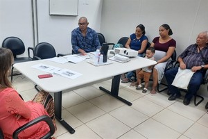 Vereador discute melhorias para moradores de dois bairros
