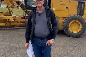 Estrada no Mário Dedini recebe melhorias com raspas de asfalto