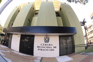 Câmara suspende licitação para serviços de telecomunicações