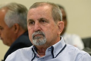 Zé Pedro quer cópias de contratos de empresa com poder público