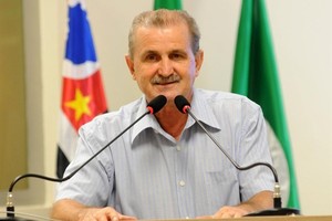 José Pedro propõe projeto que cria o Passe Educação