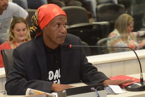 Madalena vai à polícia denunciar ofensas no Facebook