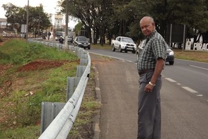 Guard rail é instalado na área urbana da rodovia Cornélio Pires